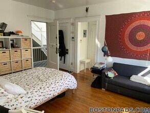 121 Park Dr in Boston, MA - Building Photo - Building Photo