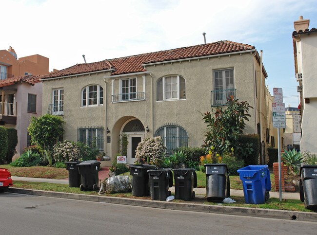 329 S Cloverdale Ave in Los Angeles, CA - Building Photo - Building Photo