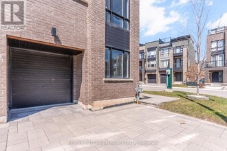 3058 Blacktusk Common in Oakville, ON - Building Photo - Building Photo