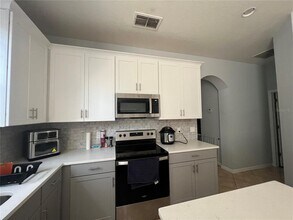 10073 Savannah Bluff Ln in Orlando, FL - Building Photo - Building Photo