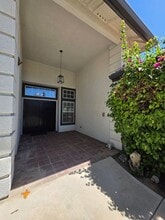 1418 E Laura Ct in Visalia, CA - Building Photo - Building Photo
