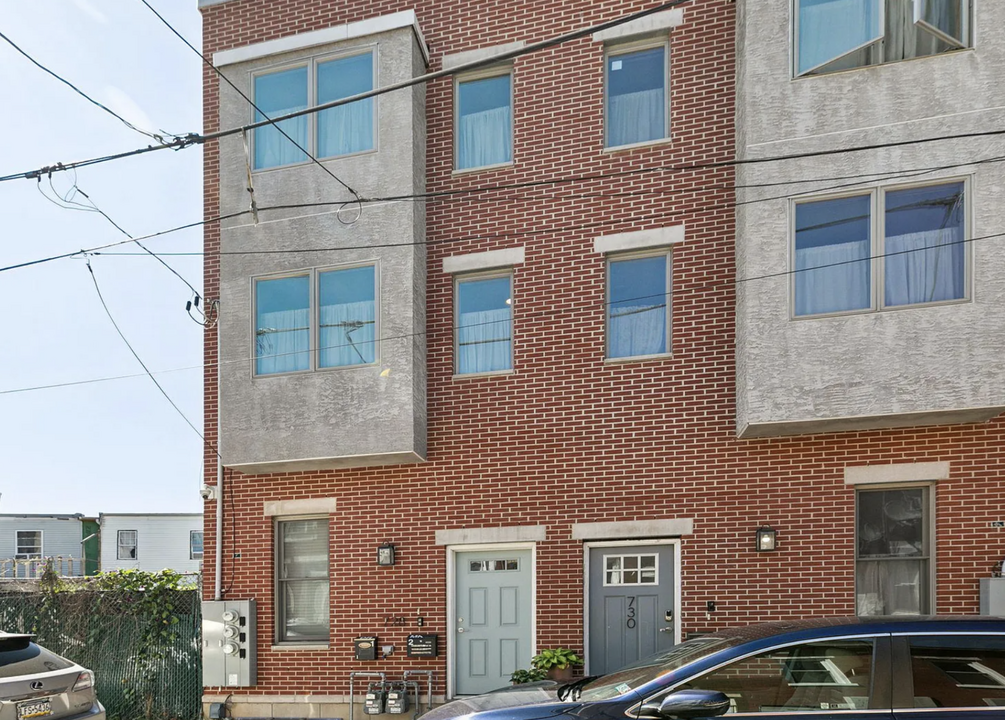 728 Daly St, Unit 2 in Philadelphia, PA - Building Photo