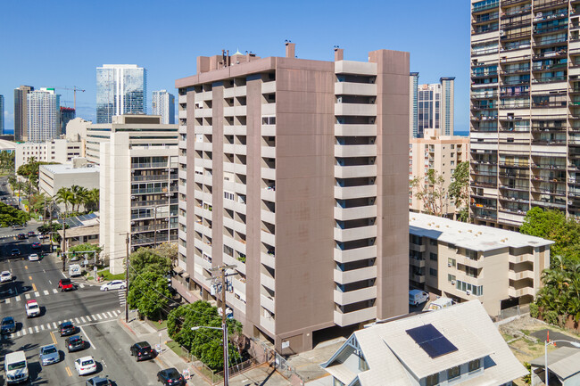 Ward Kinau in Honolulu, HI - Building Photo - Building Photo