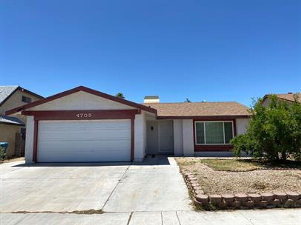 4705 Marlboro Ct in Las Vegas, NV - Building Photo