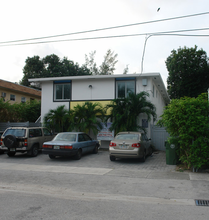 560 NE 63rd St in Miami, FL - Foto de edificio