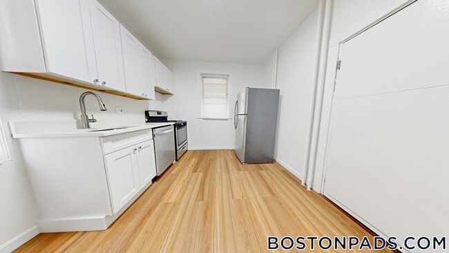 15 Pond St in Boston, MA - Building Photo - Building Photo