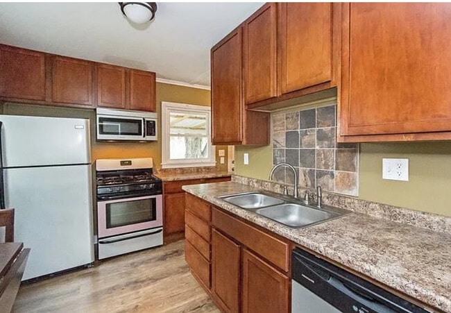 3413 59th St in Des Moines, IA - Foto de edificio - Building Photo