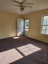 2498 N Railroad St in Winterville, NC - Foto de edificio - Building Photo