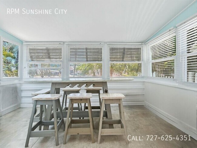 13006 Boca Ciega Ave in Madeira Beach, FL - Building Photo - Building Photo
