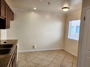 13525 Vanowen St in Los Angeles, CA - Building Photo - Building Photo