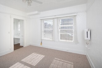 Windsor Apartments in San Diego, CA - Building Photo - Building Photo