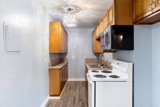 Rose Garden Apartments in San Bernardino, CA - Building Photo - Building Photo