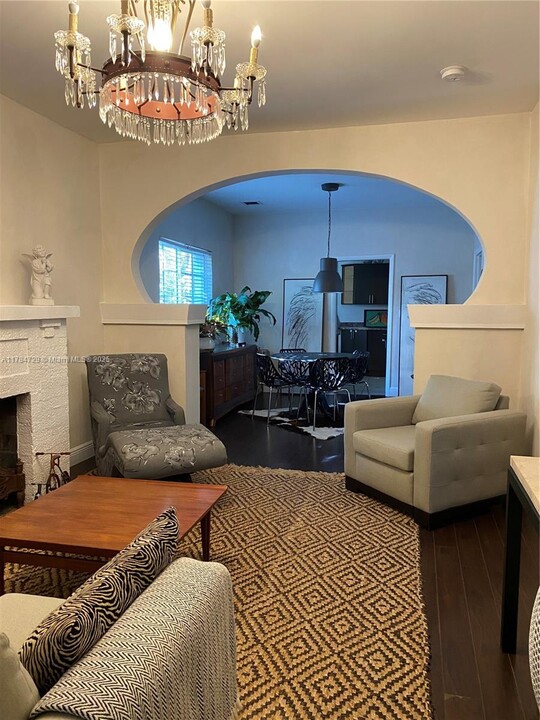 545 NE 65th St in Miami, FL - Building Photo