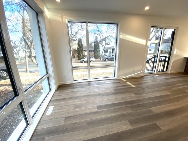 7728-7105 105 Ave NW in Edmonton, AB - Building Photo - Building Photo