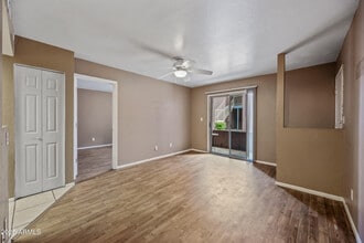 16602 N 25th St in Phoenix, AZ - Building Photo - Building Photo