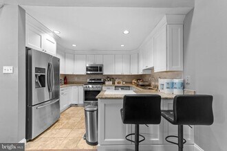 42 Woodmont Dr in Trenton, NJ - Building Photo - Building Photo