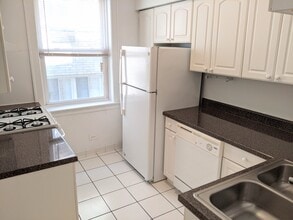 551 Sherman Ave, Unit 04-2 in Evanston, IL - Building Photo - Building Photo