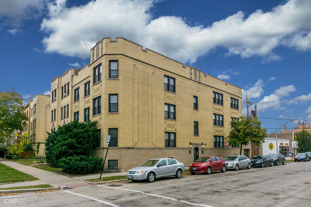 Catalpa 2507 W in Chicago, IL - Building Photo