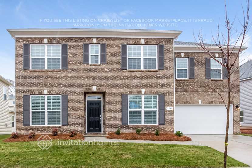 9848 Maywine Cir in Huntersville, NC - Building Photo