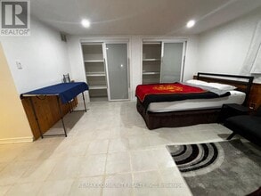 537 Steeles Ave W in Toronto, ON - Building Photo - Building Photo