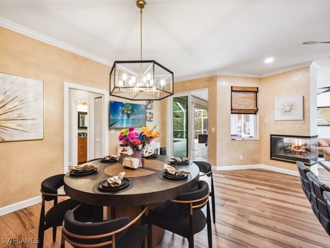 127 Palmetto Dunes Cir in Naples, FL - Foto de edificio - Building Photo