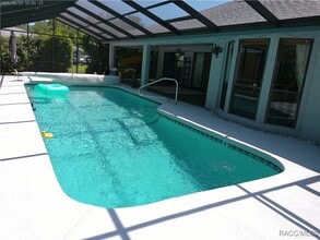 96 Sycamore Cir in Homosassa, FL - Foto de edificio - Building Photo
