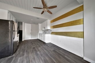 28 Lakeway St in Conroe, TX - Building Photo - Building Photo