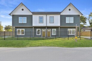 6417 Eastland St in Houston, TX - Building Photo