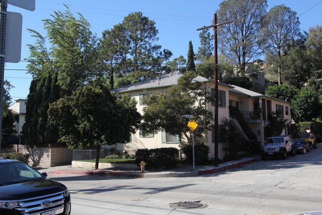 6100-6110 Glen Alder St in Los Angeles, CA - Foto de edificio - Building Photo