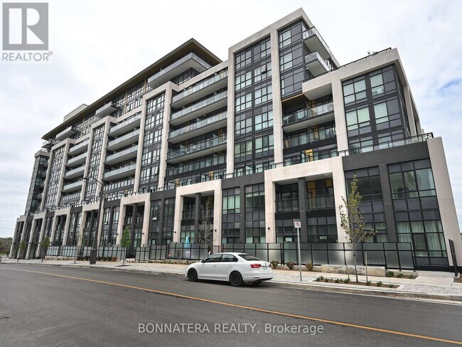 405-405 Dundas St W in Oakville, ON - Building Photo - Building Photo