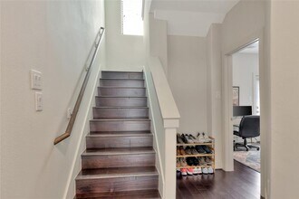 3210 N MacGregor Way in Houston, TX - Building Photo - Building Photo