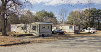 2420 Evans St SW in Lenoir, NC - Foto de edificio - Building Photo