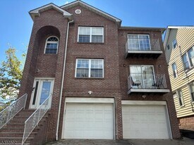 174 Keer Ave in Newark, NJ - Building Photo