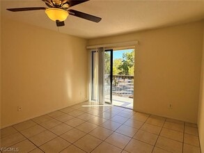2915 Winkler Ave in Ft. Myers, FL - Building Photo - Building Photo