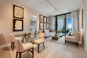 2831 S Bayshore Dr in Miami, FL - Building Photo - Building Photo
