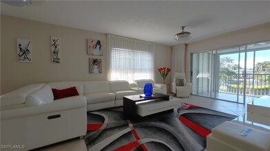 3300 Binnacle Dr in Naples, FL - Building Photo - Building Photo
