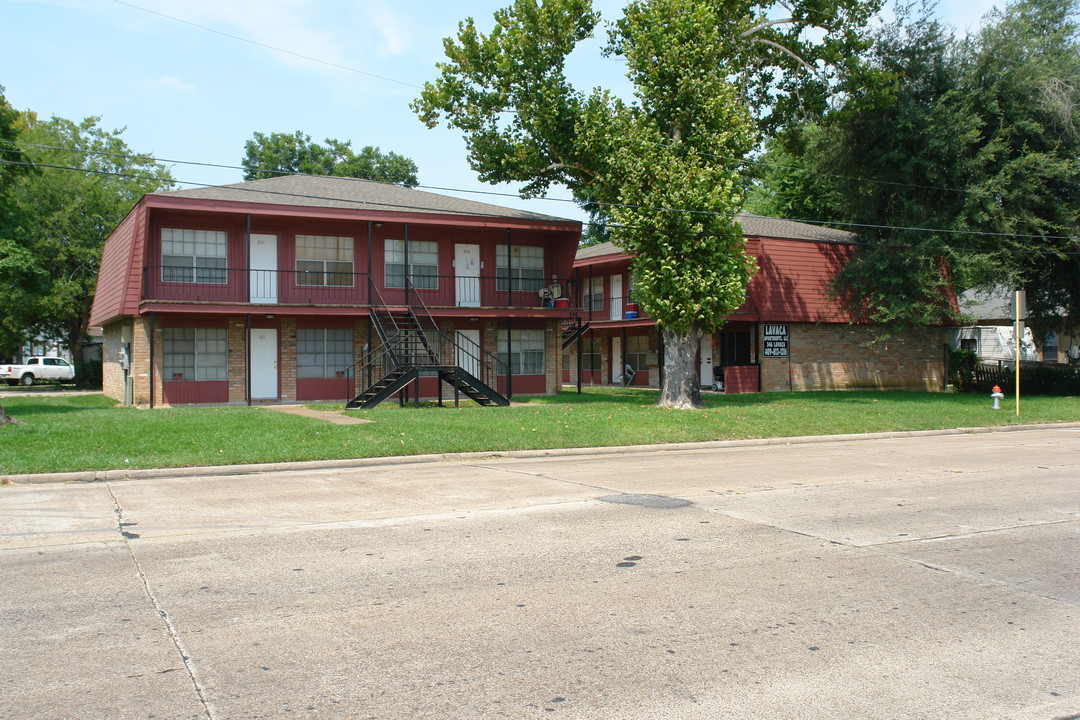 546 Lavaca St in Beaumont, TX - Foto de edificio