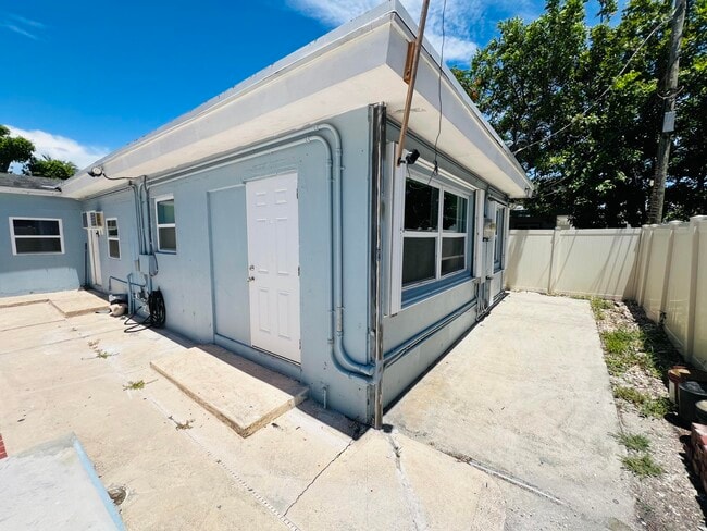 property at 1210 S D St