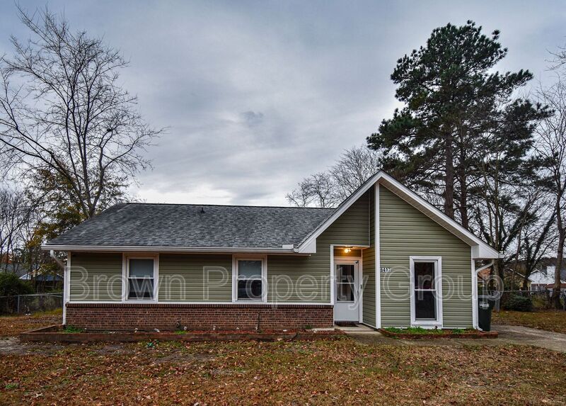 6417 Rutherglen Dr in Fayetteville, NC - Building Photo