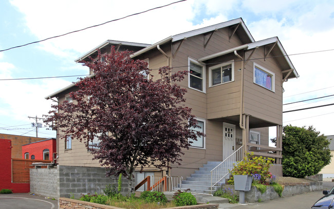 2830 Cedar St in Everett, WA - Building Photo - Building Photo