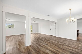 2904 Northeast Dr in Austin, TX - Building Photo - Building Photo