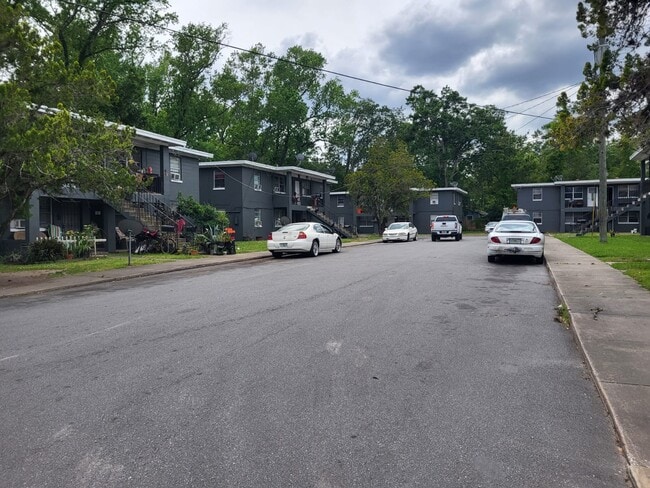 2020 Palafox St in Jacksonville, FL - Building Photo - Building Photo