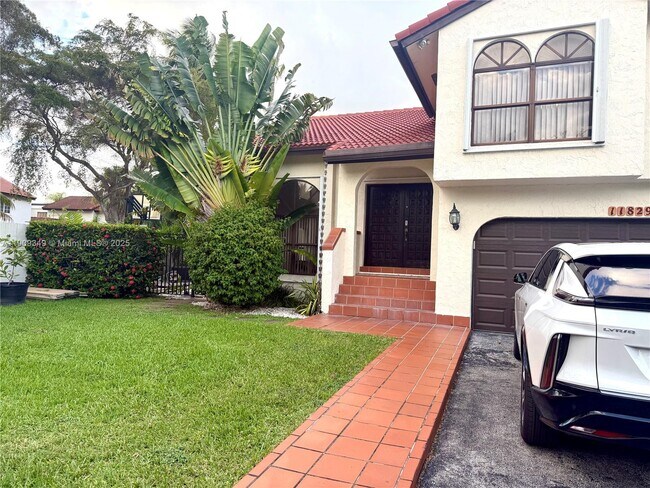 11829 SW 105th Terrace in Miami, FL - Building Photo - Building Photo