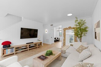 687 Hibiscus St in West Palm Beach, FL - Building Photo - Building Photo