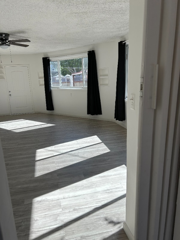 633 N Orchard Dr in Burbank, CA - Building Photo - Building Photo