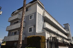 5340 Whitsett Ave in Los Angeles, CA - Building Photo