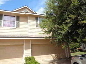 6155 Morningshire Ln in Houston, TX - Building Photo