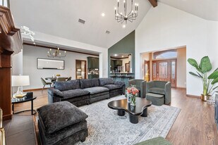 7724 Golfhill Dr in Port Arthur, TX - Building Photo