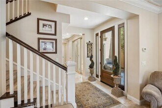 8356 Noelle Drive in Huntington Beach, CA - Foto de edificio - Building Photo