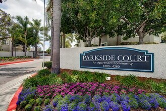 Parkside Court in Santa Ana, CA - Building Photo - Building Photo